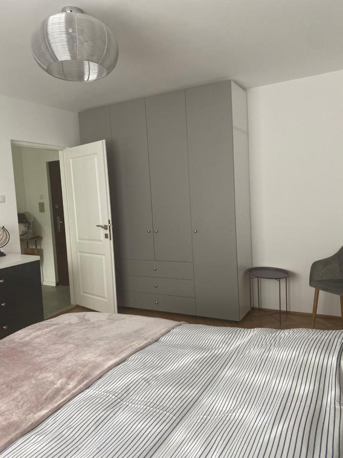 Astra 1bedroom Braşov Esterno foto